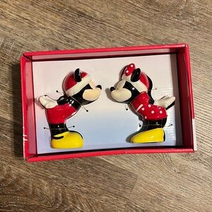 NWT Disney Minnie and Mickey salt and pepper shakers